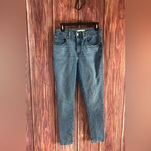 Levi's Women's Skinny Jeans in Blue